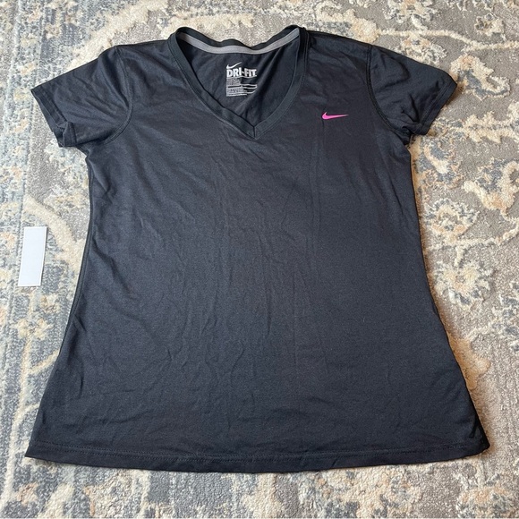 Nike Black Fitted Short Sleeve Tee - Picture 1 of 4